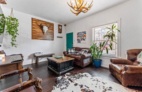 HOT TUB Firepit Pool Table Patio Cozy Downtown Denver - Foto 28