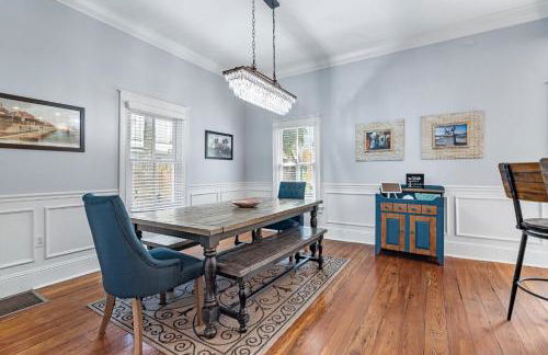 Secret Garden Hideaway l Walk to DNTN l Sleeps 8 - Foto 25