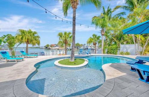 Island Paradise 3 Bed Waterfront/Heated Pool - Foto 1