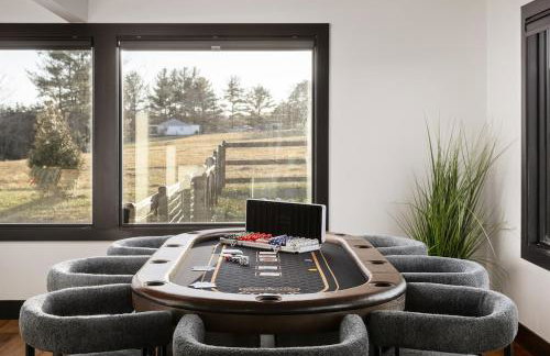 Luxe, Mountain VIEWS, Sauna, HotTub, Pups - Foto 18