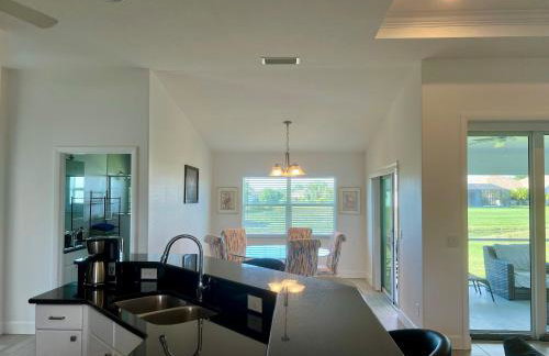 Paradise Home, Tranquil canal view 3-BDR in Golfers paradise - Foto 39