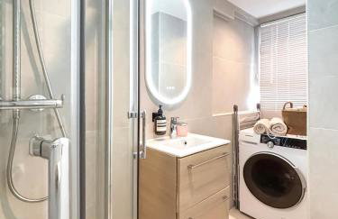 LV2 Au cœur de l'Avenue des Champs-Elysées Arc de Triomphe - Photo 4