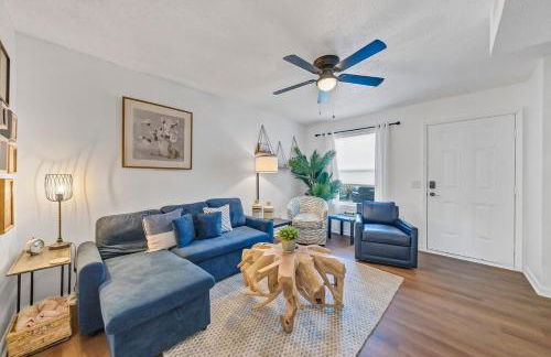 Chic & Modern 2BD Near CAE - Foto 2