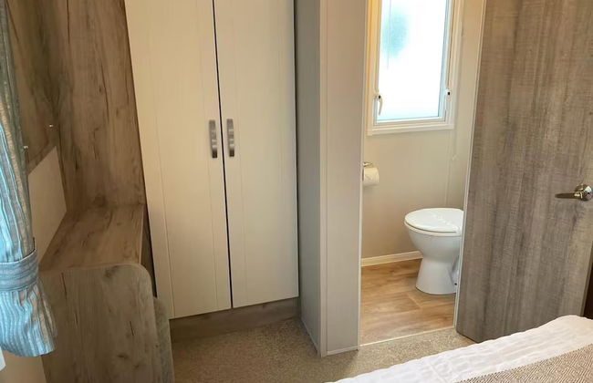 Caravan-sleep8-hottub-freep-balcony-familyfriendly - Foto 4