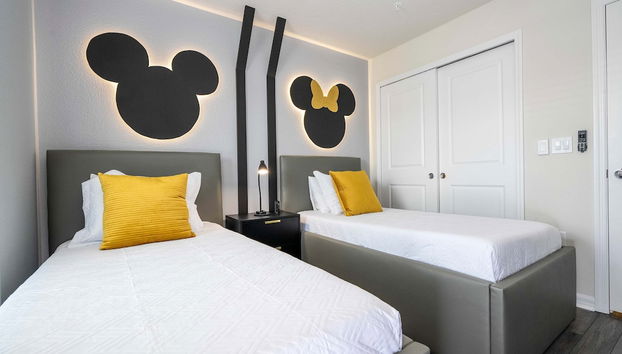 Gorgeous 5Bd Close to Disney With Pool at Windsor Cay 1285 - Foto 3, Habitación