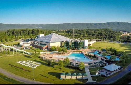 Massanutten resort fun escape at the Woodpecker Chalet - Foto 46