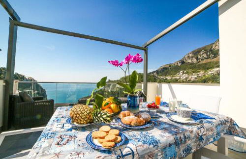 Admiring Amalfi - Photo 5