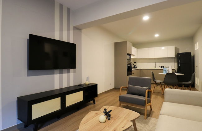 w Majestic 2BR w Balcony in Miraflores - Photo 4