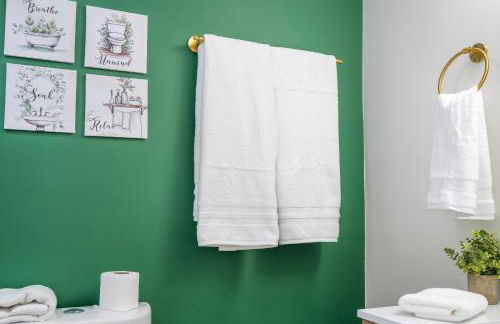 Emerald Luxe Lakeview 6 min to EPIC Universe - Foto 23