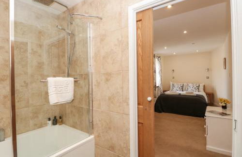 Spanish Boathouse - Photo 27