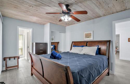 4 bd Near beach spacious solar heated pool waterfront home - Photo 13