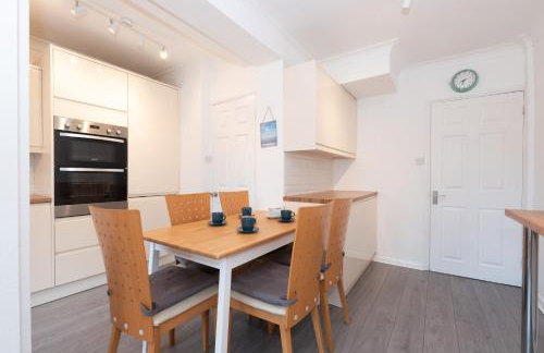 4 Bedroom Family Home In South East London - Photo 26