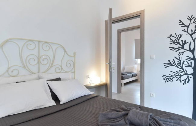 The Local House in Paros - Photo 17