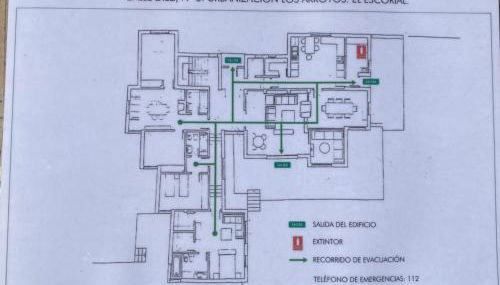 Chalet con piscina vistas y salida a parque natural - Foto 2
