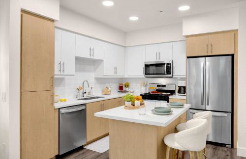 Luxury 1BR Newport Beach Condo with Pool and Gym - Foto 5