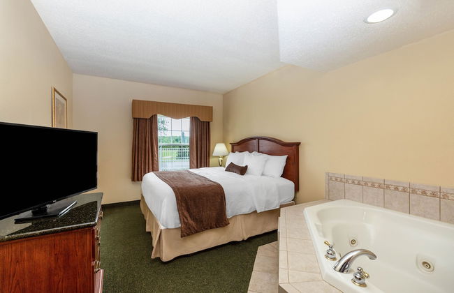 Four Seasons Island Resort - Photo 4