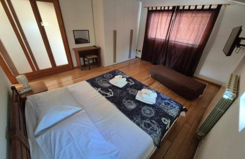 Sunny Garden Villa with Pool - Foto 37