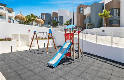 Luxury Apartment next to Golf Course in Marbella - Photo 36