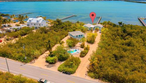 Waterfront Beach House with Dock & Heated Pool - Foto 2