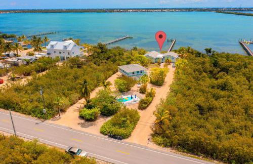 Waterfront Beach House with Dock & Heated Pool - Foto 2