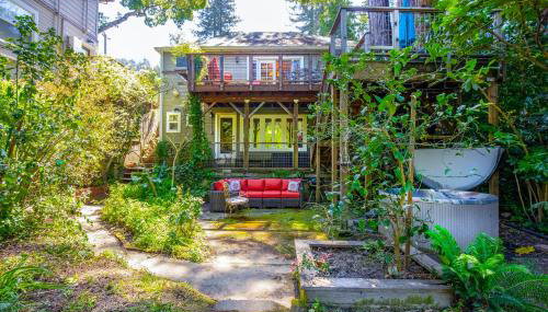 Riverdale - Photo 2, Other