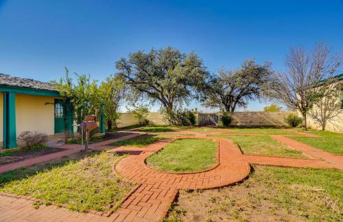 Secluded Ranch with Courtyard about 4 Mi to Odessa! - Foto 36