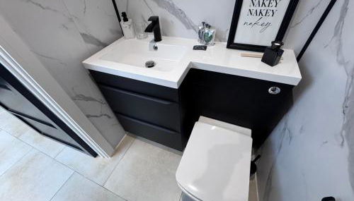 The Hide Away By The Garden Spa Stays - Hot Tub - Foto 5