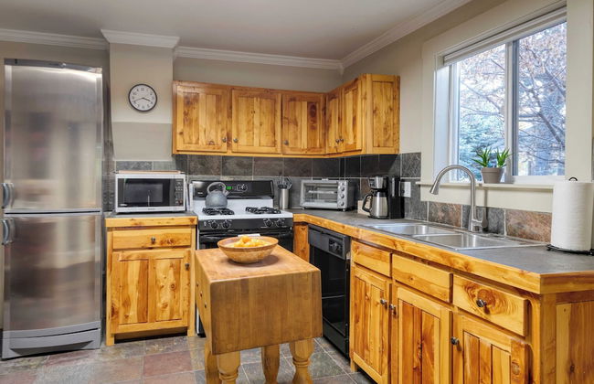 Riverfront Bend by Avantstay Private Dock, Large Yard w/ Views, Hot Tub - Foto 11