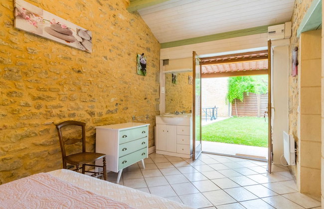 Chic Holiday Home in Siorac-en-perigord With - Foto 13