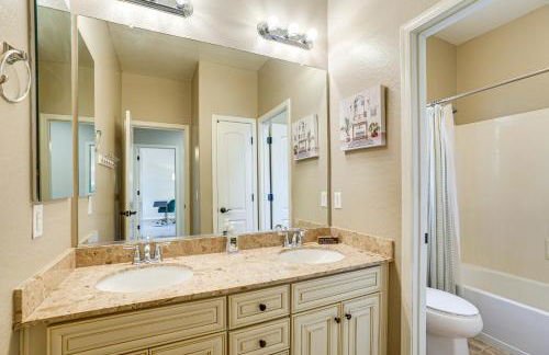 Pool, Views and Ample Space! Sunny Goodyear Retreat - Foto 28