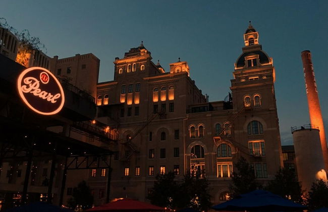 Charming 3BR 2BA Gem Close to Downtown Riverwalk - Foto 31