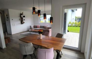 VILLA VULKANEIFEL -modern -familienfreundlich -Terrasse -Doppelgarage -ruhiger Lage - Foto 4