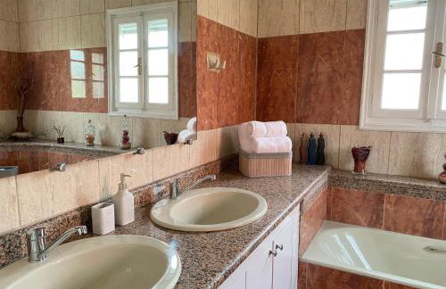 Coro Cozy House - Photo 20