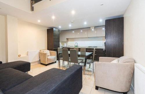 Amanah Properties - Elegant Home in Shepherds Bush, steps from Westfield, Sleeps 8 - Foto 6
