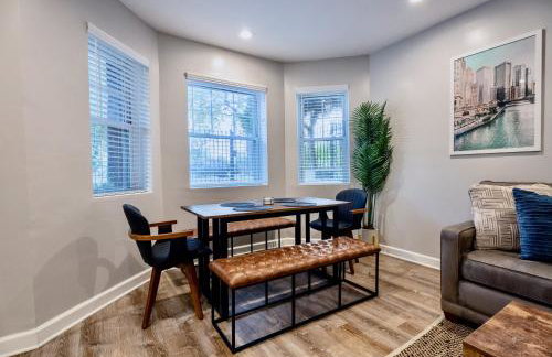 Stylish & Bright Gem Overlooks Lovely Park with Great Amenities - Foto 11