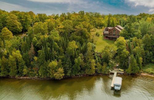 Spacious Leech Lake Home on 2 Private Acres, 200' of lake shore 15 Minutes to Walker with boat lift, dock, swimming, fire pit - Foto 37