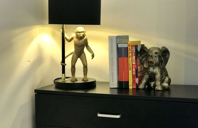 Stylish 3 Bedroom House Only 5 Mins From M6/m58 - Photo 3