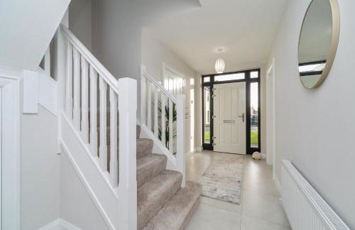 Modern Entire Home steps from the Train Station - Foto 43