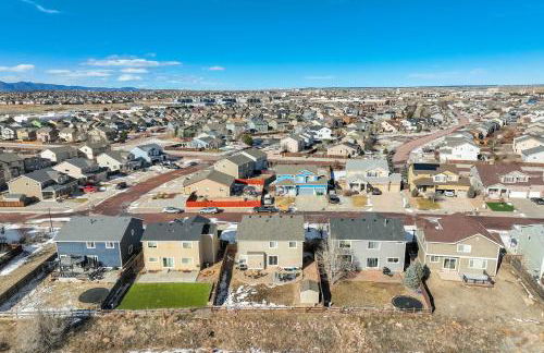 Silver Outpost Near Peterson SFB & Game Lounge - Foto 49