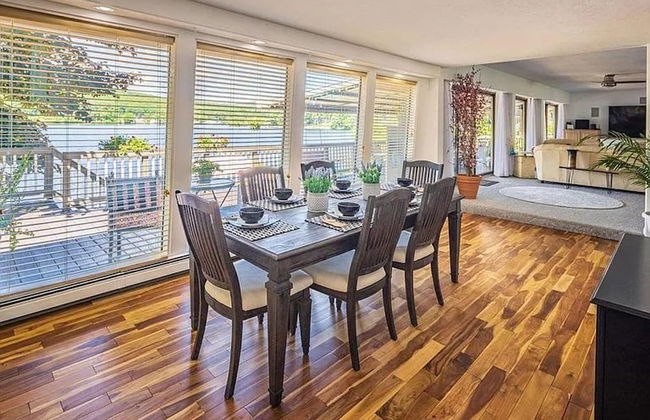 Lakehouse w Private Beach Bar Lg Deck Dock - Photo 13