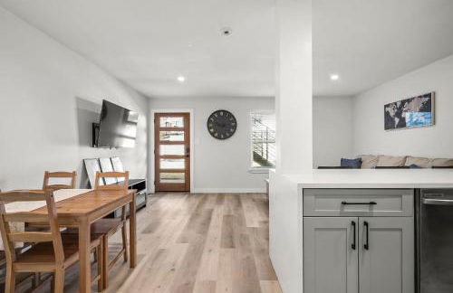 Chic & Stylish 1BR Retreat near Zilker Park - Photo 12