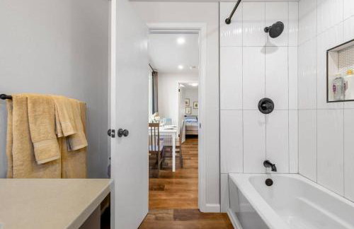 Hidden Renovated Garden Cottage Near Costco I99 - Foto 21