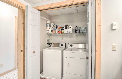 Secluded Gaylord Cabin with Deck, Fire Pit and Grill! - Foto 21