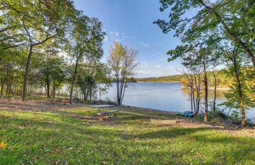 Lakefront Gem with Screened Porch and Game Room! - Foto 33