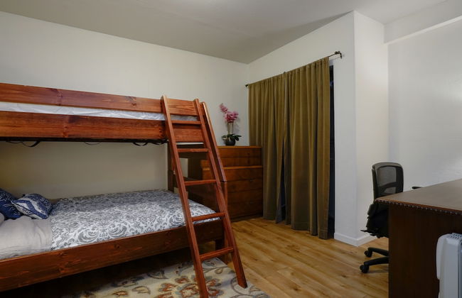 At Marbella Lane - Flamingo Lady, SFO - Foto 5