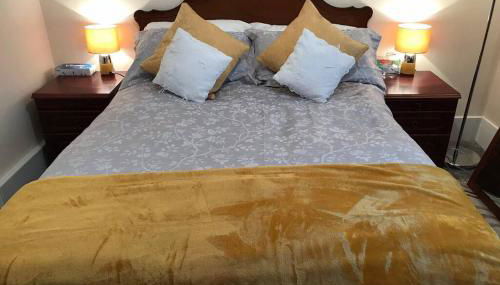 Tranquil Welsh Mountain Gem, Abertillery, Wales - Foto 4