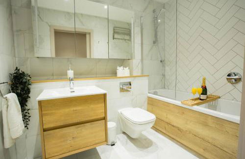 Spacious 3-Bed Retreat - Modern & Super Central - Foto 19