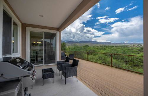 Stunning Views + Hot Tub + Location! 3 bed/3 bath - Foto 42