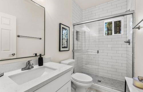 Elegant New Construction Bungalow with Scenic Forest Views - Photo 19