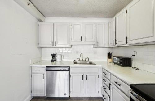 Legacy at Imperial Village 201 I 2 Bed 2 Bath - Foto 3